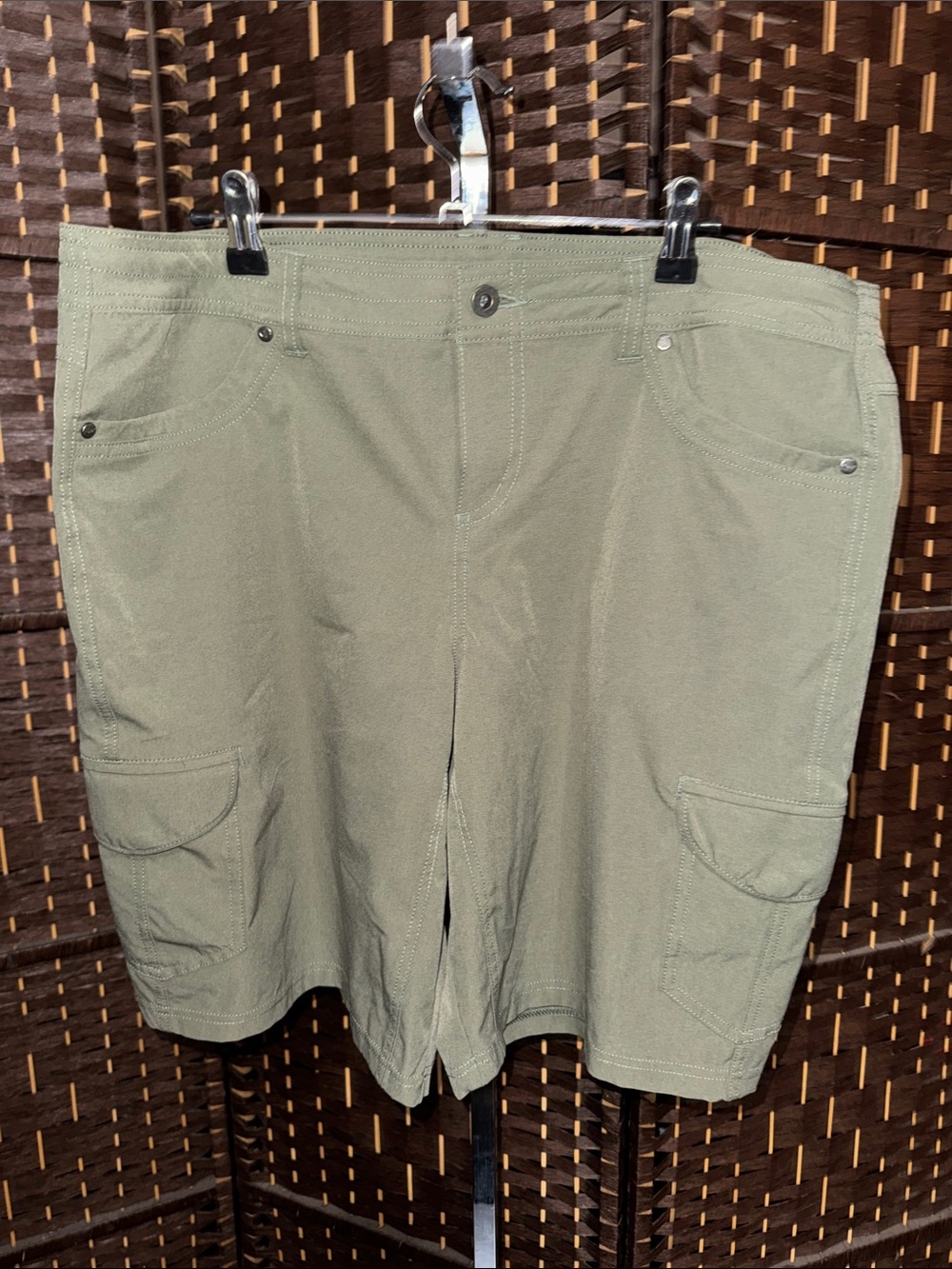 Kuhl Olive Cargo Shorts for Women size 16